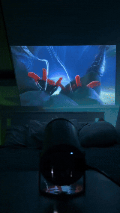 بروجكتور سينمائي ذكي 